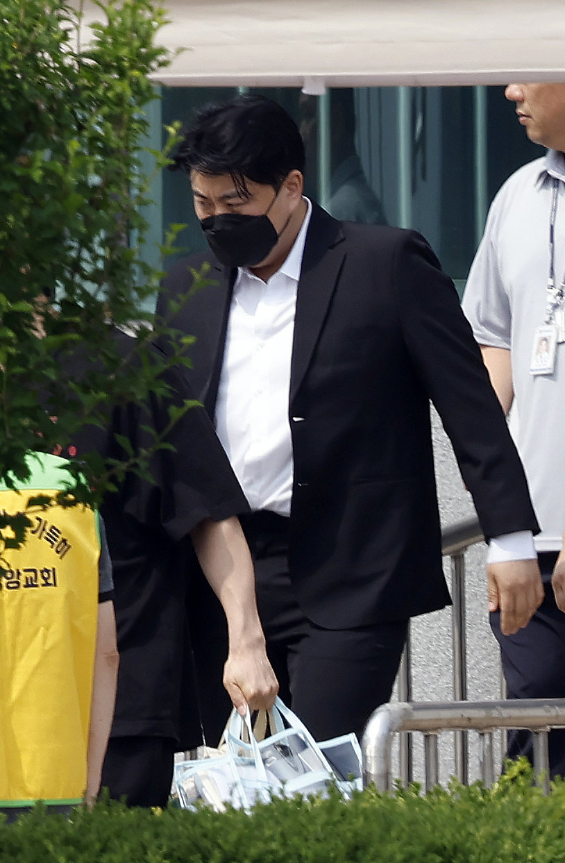 ‘음주 뺑소니’ 김호중, 오늘(30일) 가석방 출소… 수감 2년 1개월 만