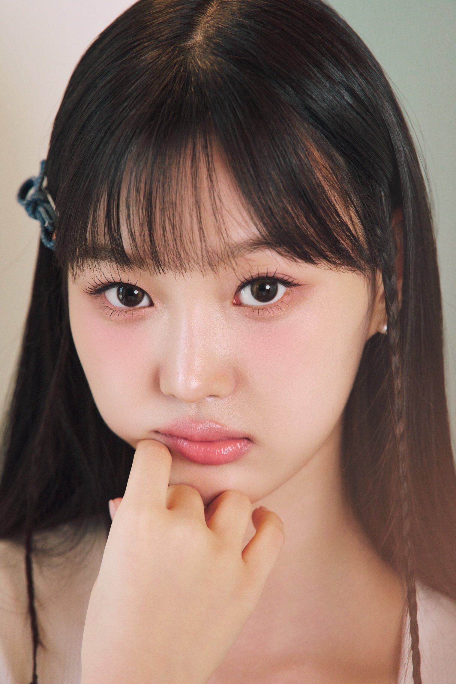 유스피어 새 리더 시안, 첫 MC 도전…다방면 활약