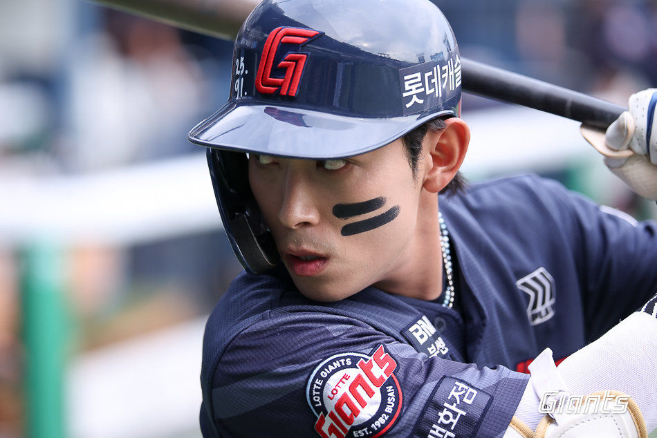 30도루 선착한 황성빈, 전준호 이후 31년 만에 롯데 도루왕 계보 이을까?