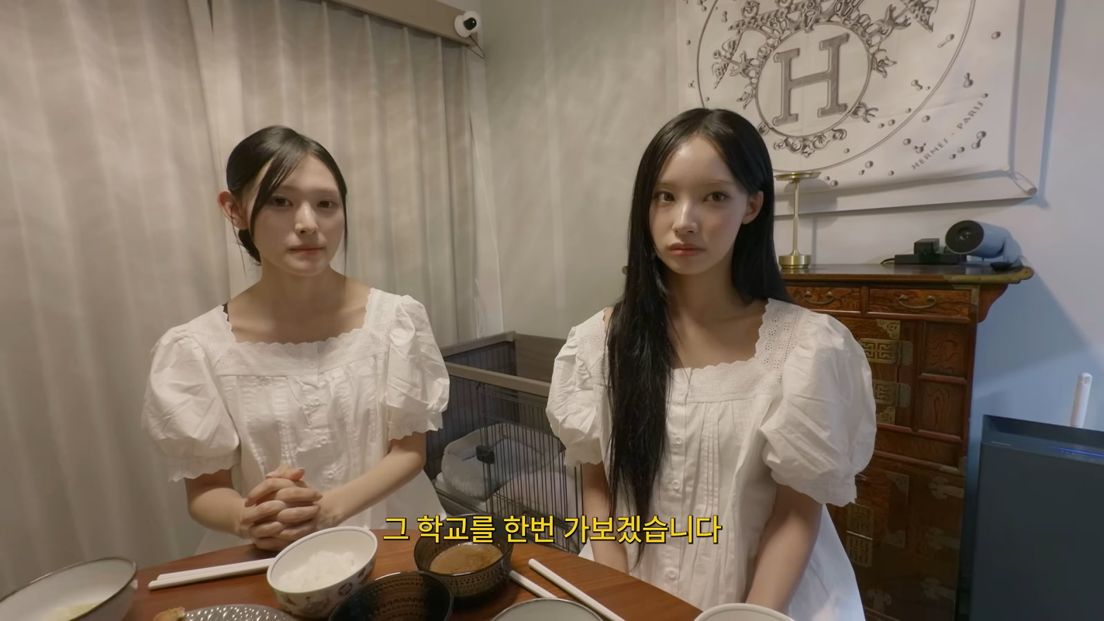 ‘무섭노’ 발언으로 일베 말투 논란에 휘말린 리센느 멤버 원이(오른쪽)와 미나미. 사진캡처| 유튜브 ‘안녕하세요원이입니다잘부탁드립니다’