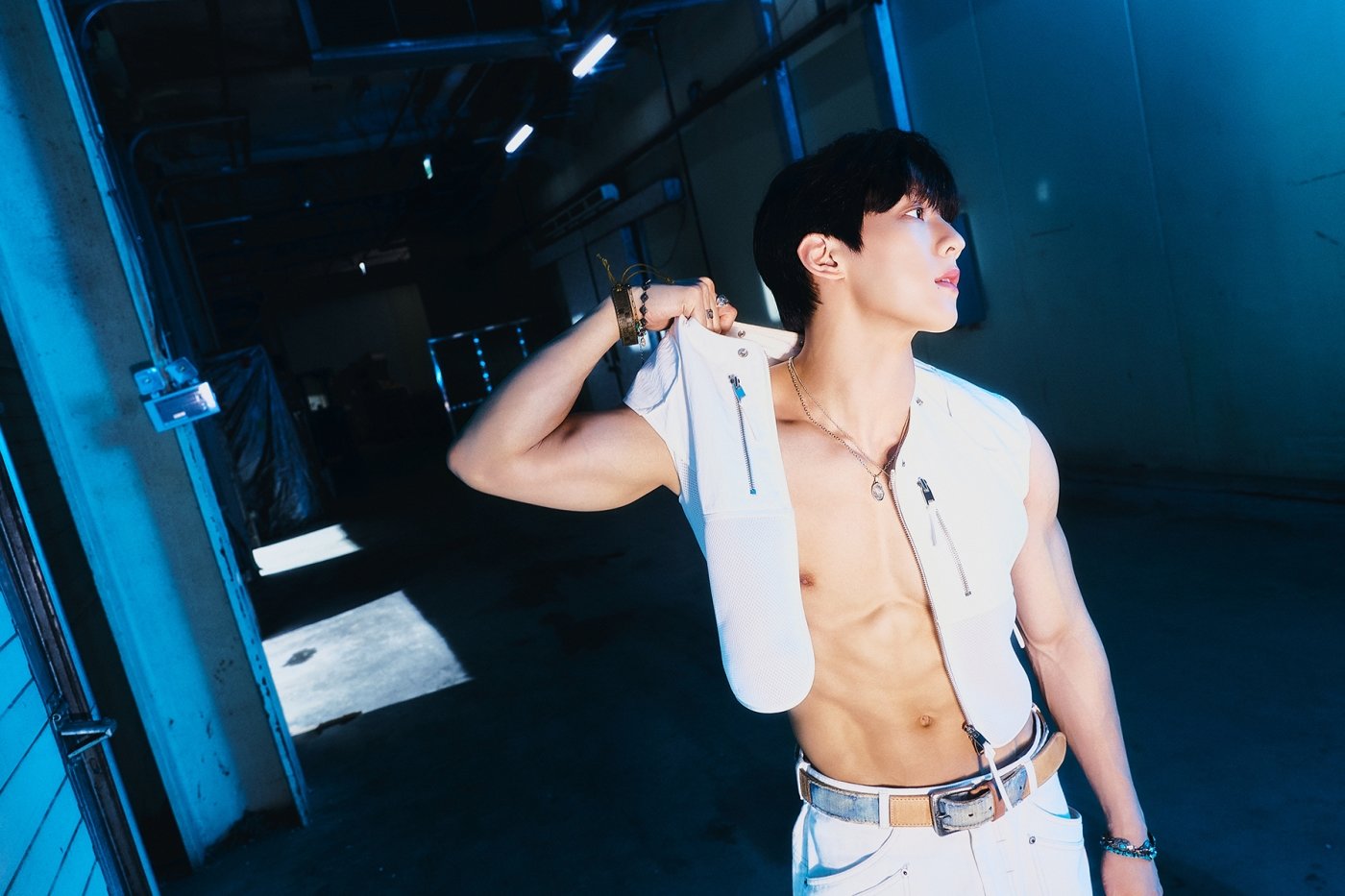 비투비 이민혁, 독보적인 근육질 몸매…15일 컴백
