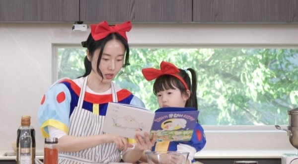 이정현, 동화책 읽다 눈물 쏟았다 (편스토랑)