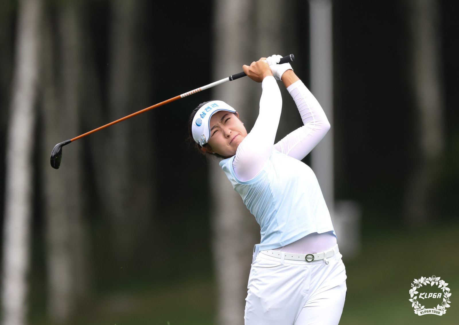 하이원리조트 여자오픈 2라운드 11번 홀에서 두 번째 샷을 하고 있는 김민주. 사진제공 | KLPGA