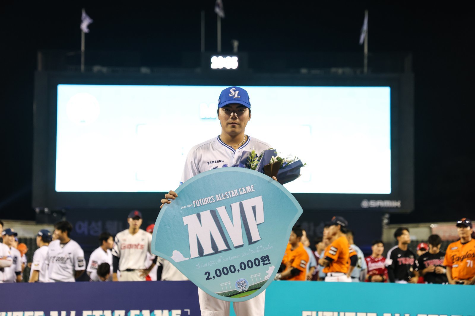 “내 강점은 타격! 1군서도 손맛 느끼겠다”…MVP 함수호 ‘생애 첫 잠실 홈런’으로 자신감 풀충전 [SD 잠실 스타]