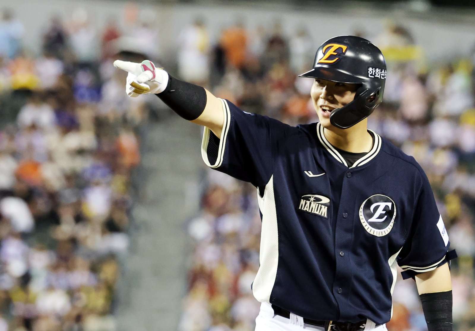 한화 허인서가 11일 잠실구장서 열린 ‘2026 신한 SOL KBO 올스타전’서 6회초 1타점 좌전 적시타를 친 뒤 세리머니하고 있다. 잠실｜뉴시스