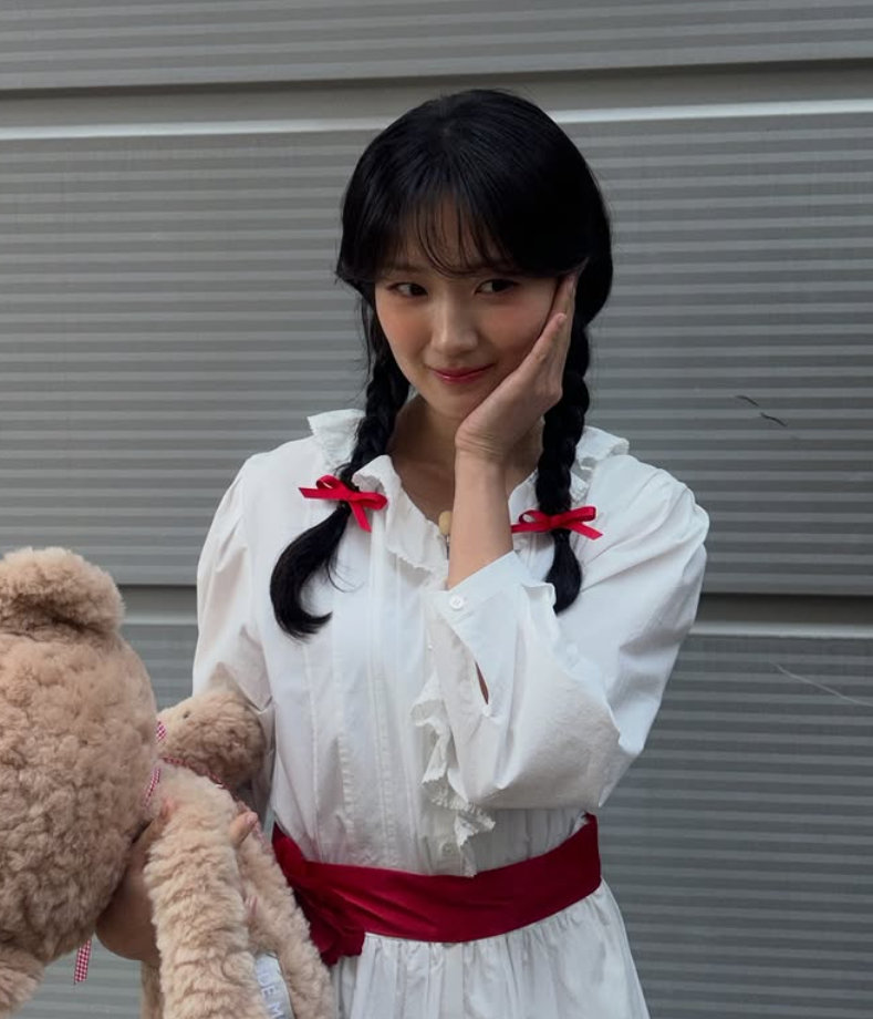 김혜윤, 플러스타 주간 투표 전 부문 통합 1위