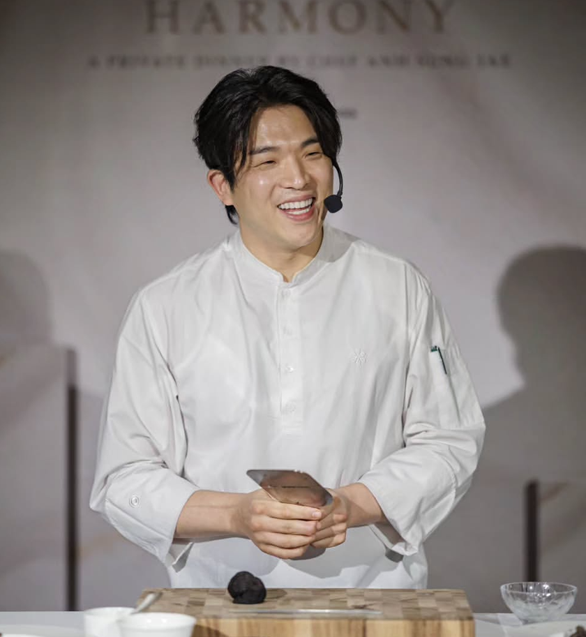 “수척해진 듯”…안성재, ‘와인 논란’ 두 달 만 근황 공개