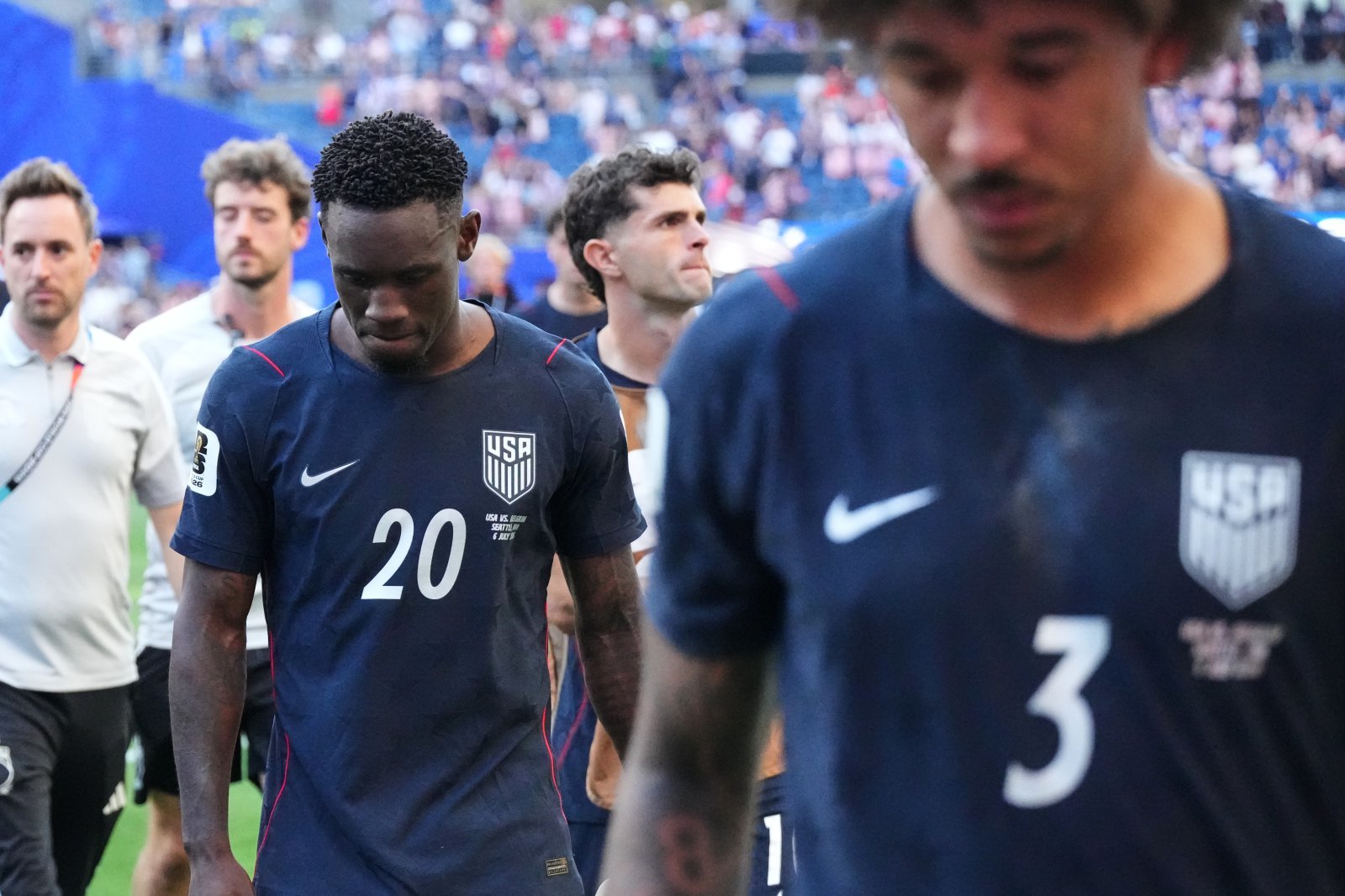 미국 공격수 폴라린 발로건(20번)의 출전정지 징계 유예 논란이 지속되고 있다. FIFA가 징계위 논의 없이 유예를 결정했다는 보도가 나왔다. AP뉴시스