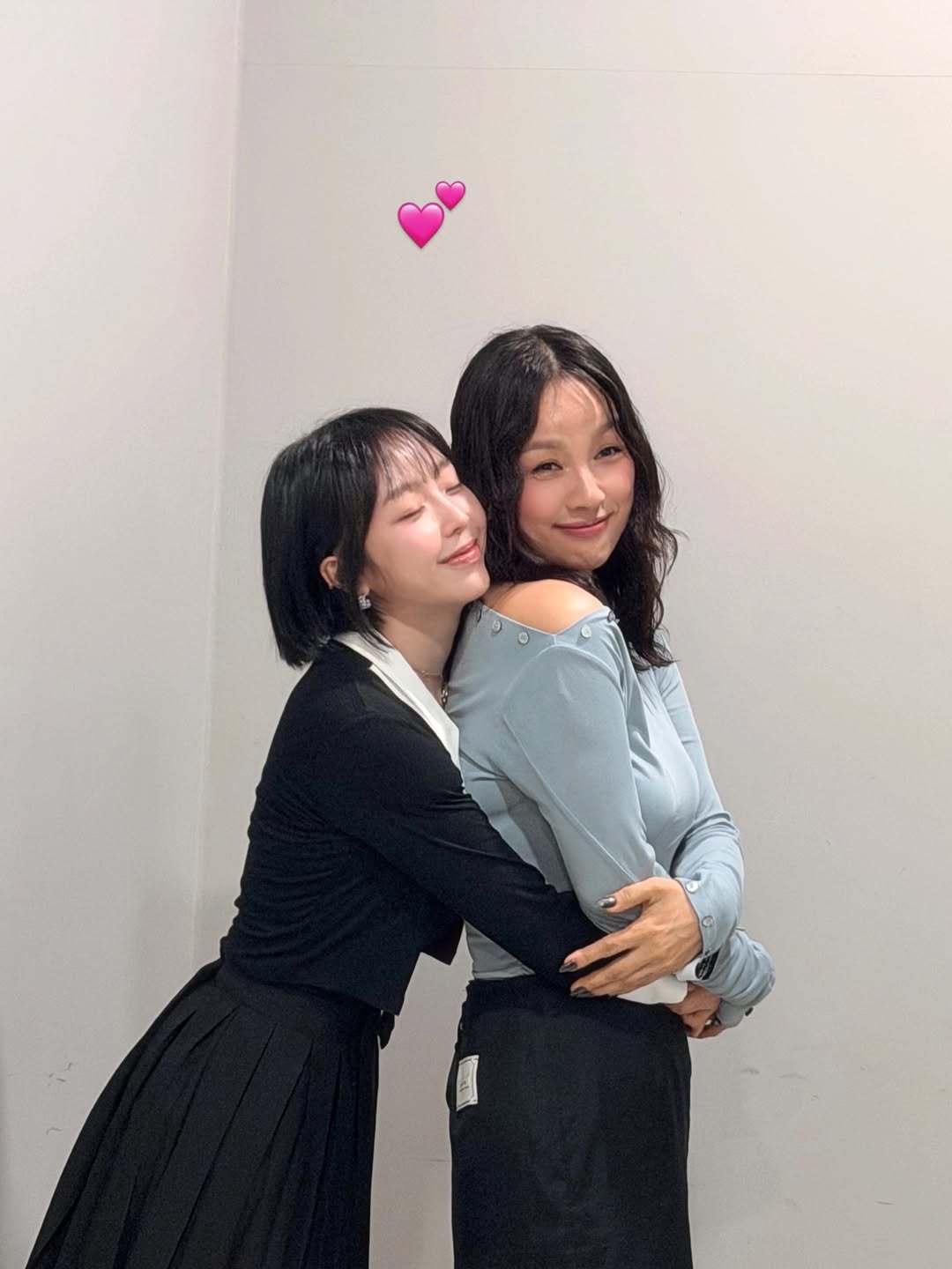 예원, 결별 고백하더니 이효리 꼭 껴안았다…“행복해 죽는 줄” [SD셀픽]
