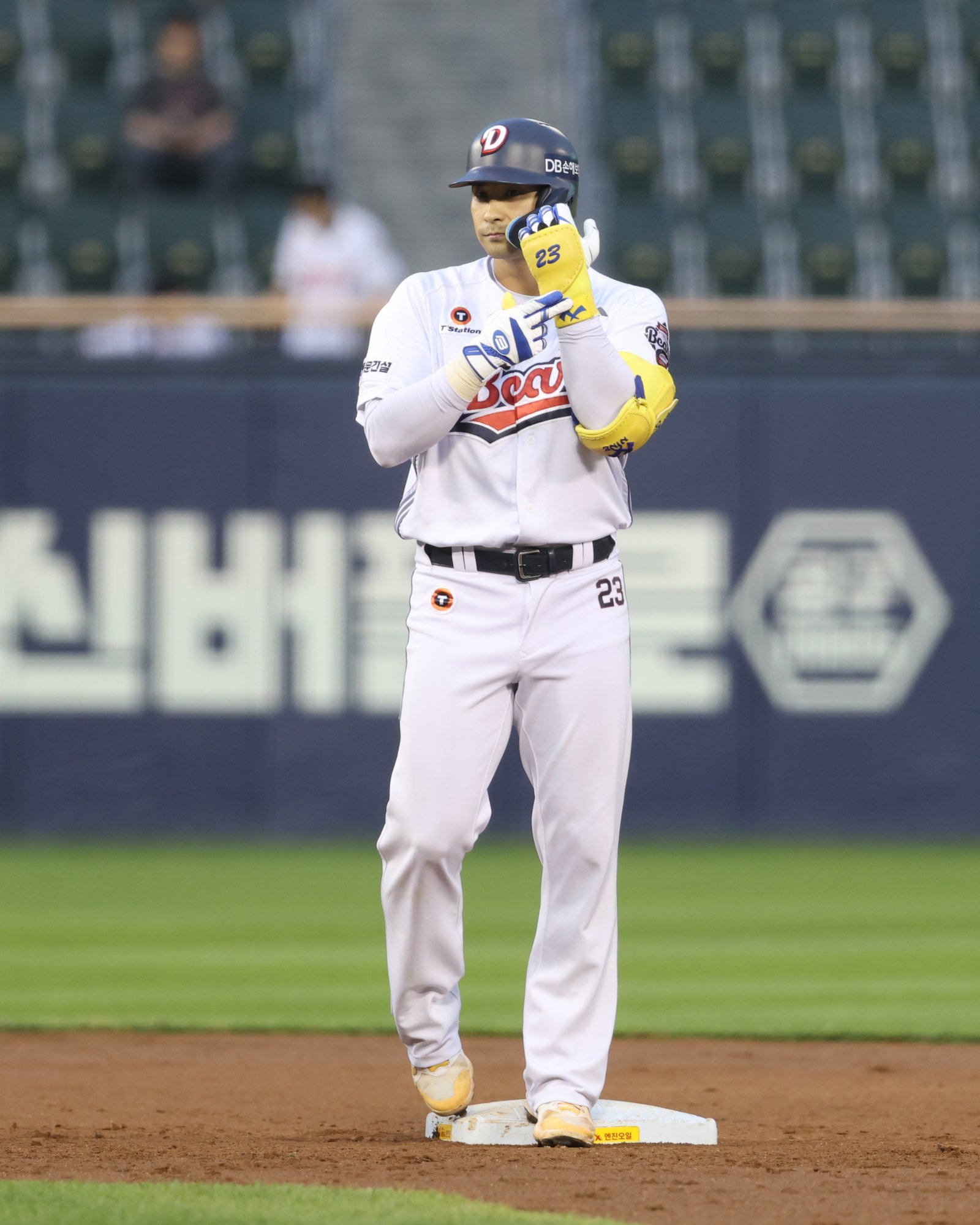 두산 강승호는 올스타 휴식기간 외야수를 연습했다. 그에게 새로운 기회가 될 수 있다. 사진제공|두산 베어스