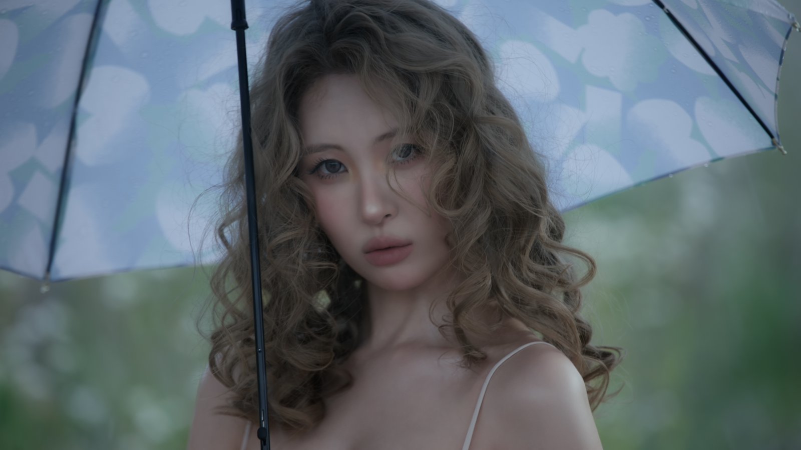 선미 파격 시도…사랑에 젖어드는 순간