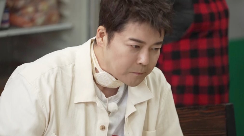 전현무 “성대 나갔다”…목에 보호대까지 (전현무계획4)