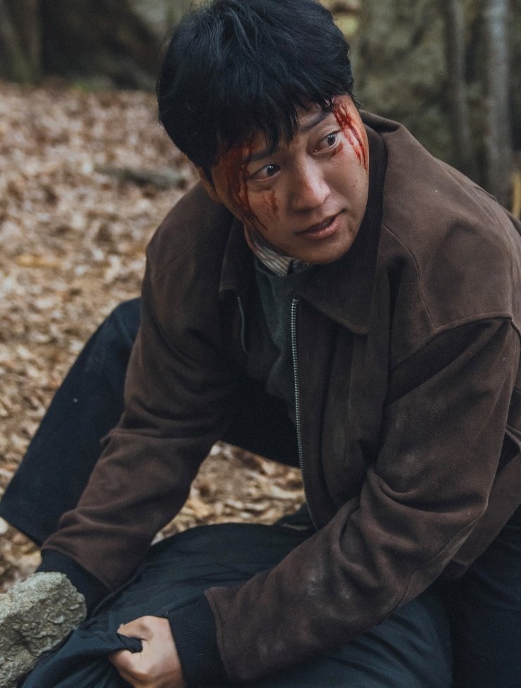 김대명, 광기 폭주 터졌다…핏빛 도주 순간 포착 (결혼의 완성)