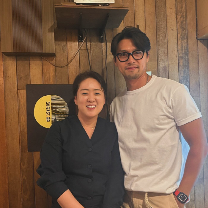 현빈, 오키나와·LA 휴가 끝! 본업 복귀…윤주모 유튜브 인증샷
