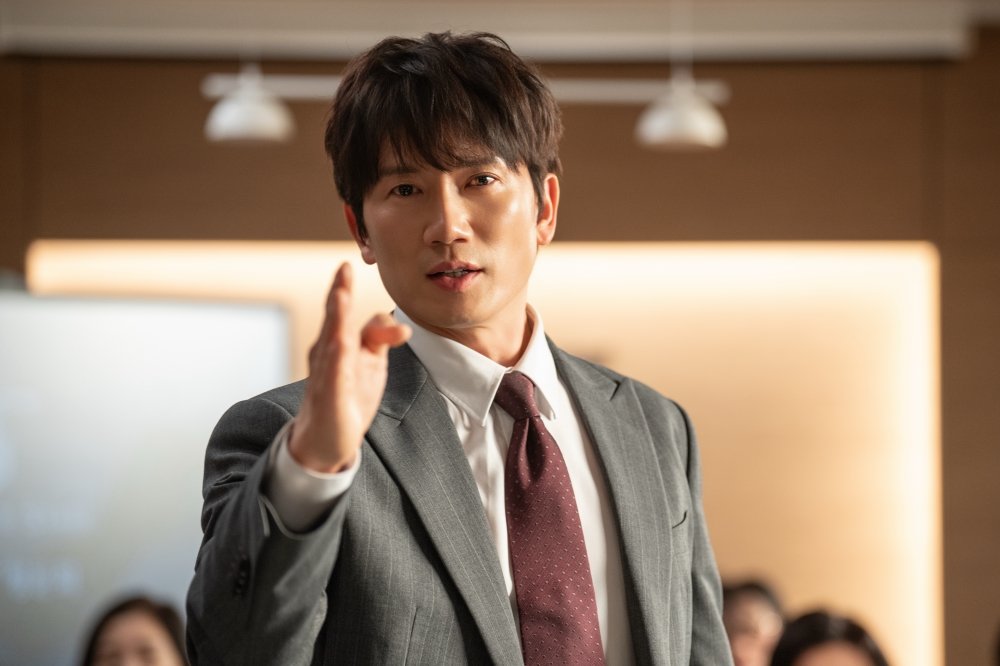 지성 난방열사 변신…박병은·문소리와도 신경전 (아파트)