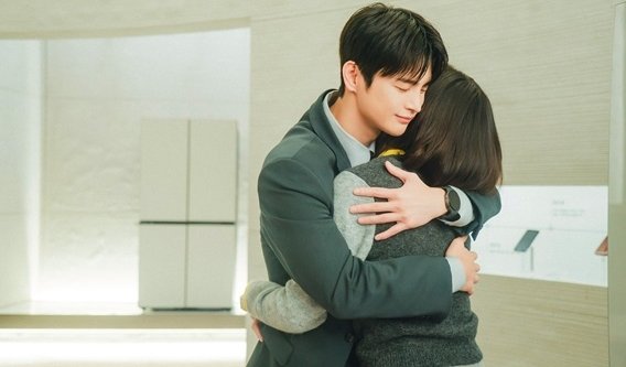 서인국♥박지현 와락 껴안고…해피엔딩 성큼 (내일도 출근)