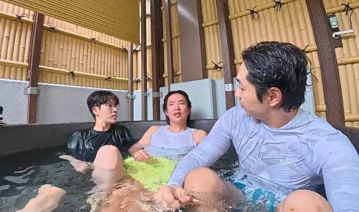 장성규·고영배, 日 온천서 과거 털어놨다…“연예계 은퇴할 뻔” (끼리끼리)