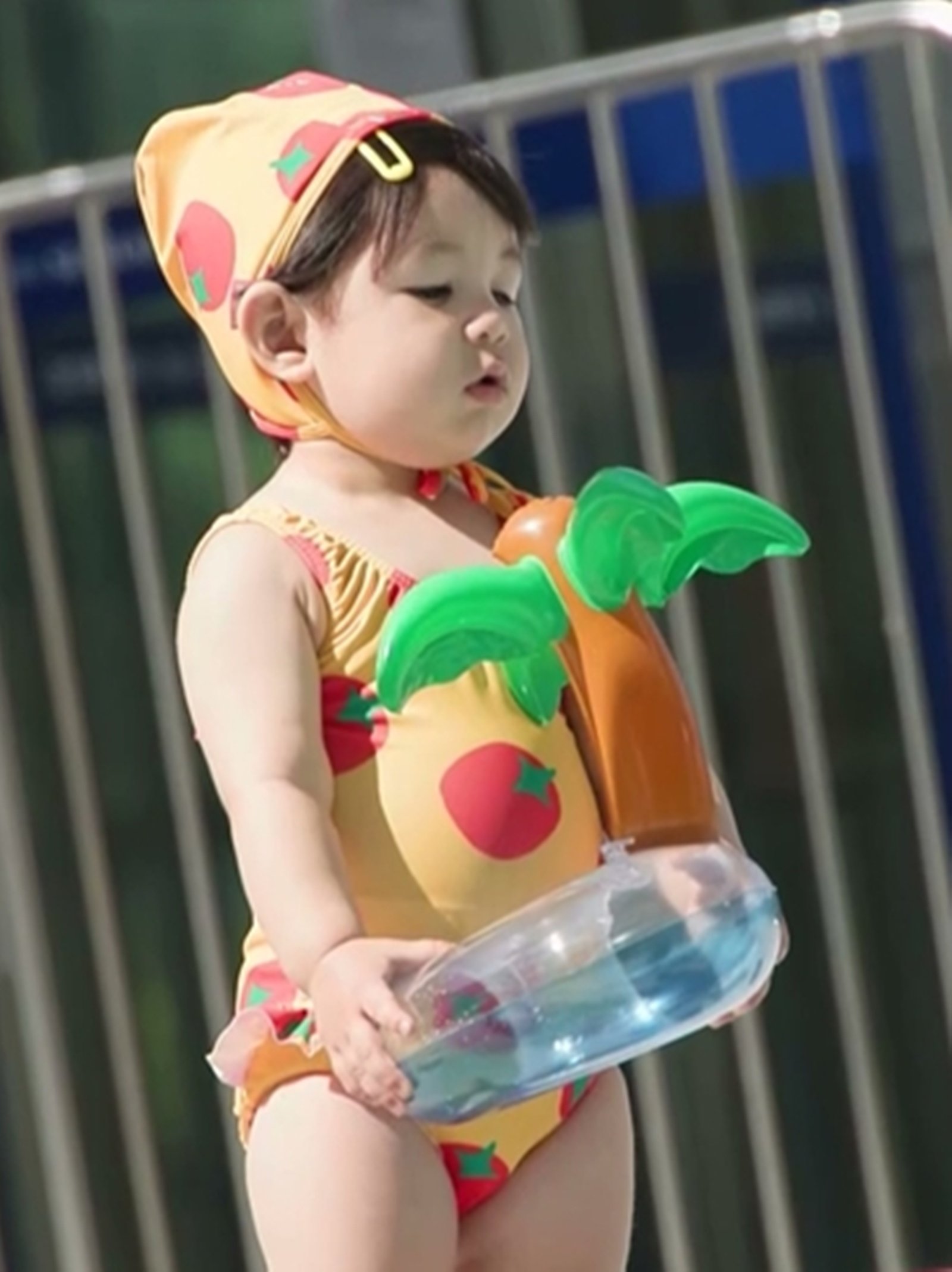 ‘심형탁 子’ 하루, 수영복 입고 물놀이 삼매경…올챙이배 ‘심쿵’ (슈돌)