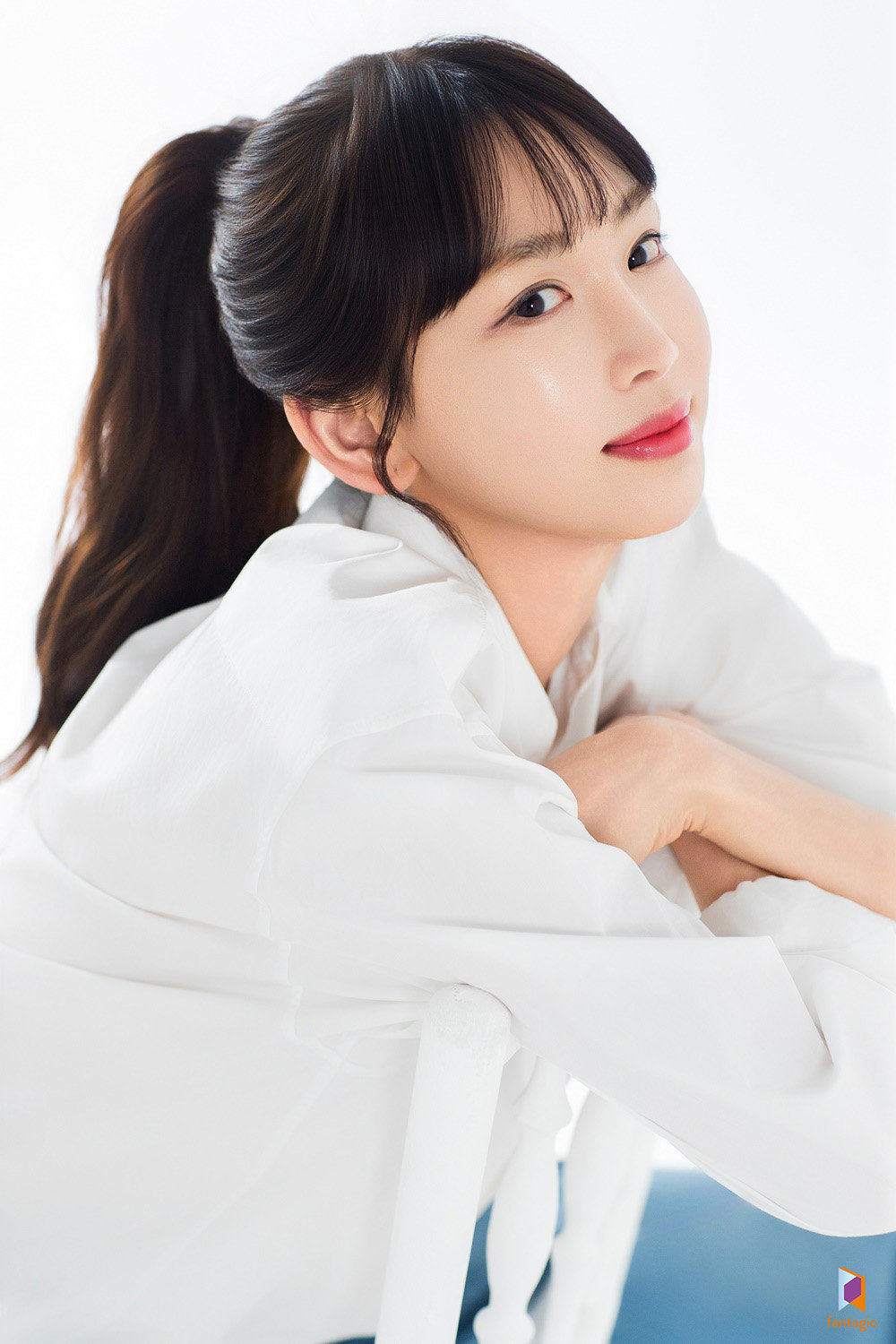 강예원, 판타지오와 재계약…새 프로필로 본업 복귀 시동