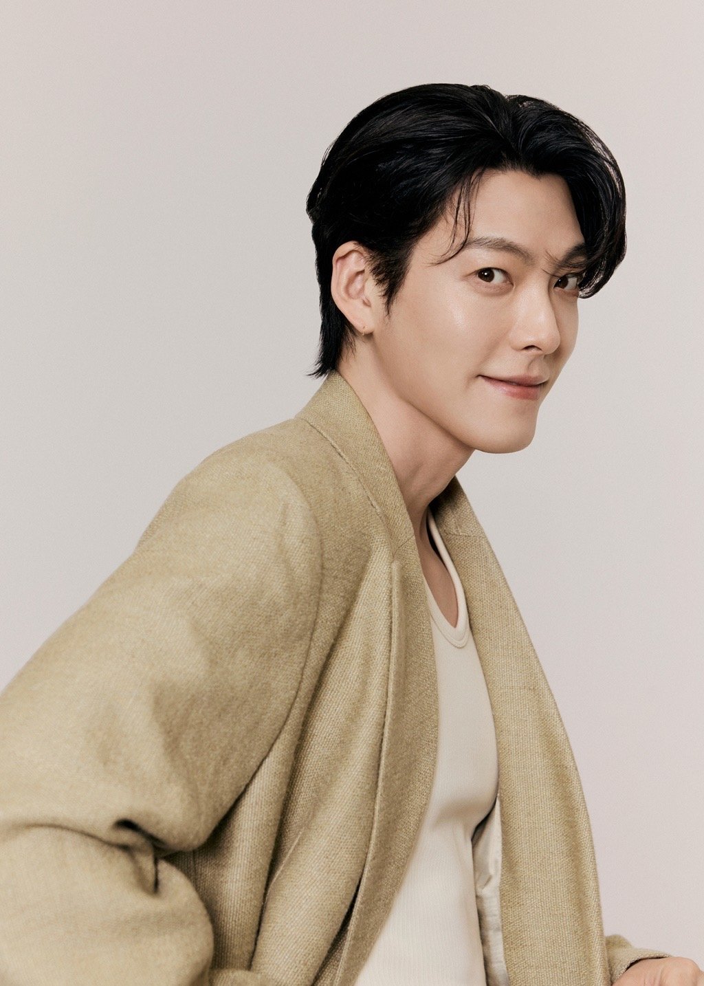 김우빈, 전국 꼴찌 야구부 감독 된다…‘기프트’ 출연 확정