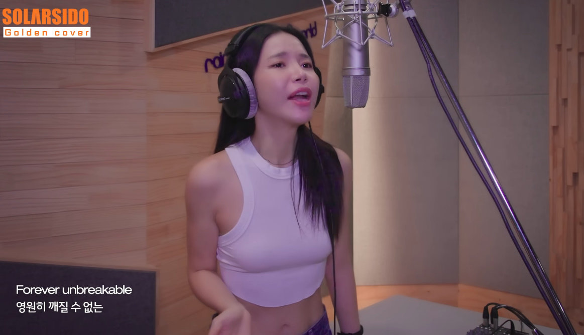 솔라, 유튜브도 통했다…‘솔라시도’ 구독자 324만 돌파