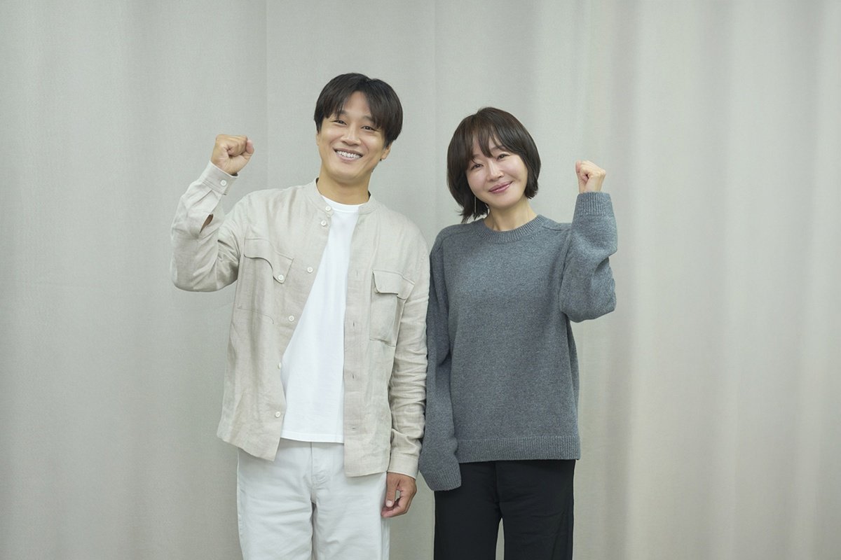 차태현X엄지원, 다섯 남매 다둥이 부부된다…‘복직경찰’ 제작 확정