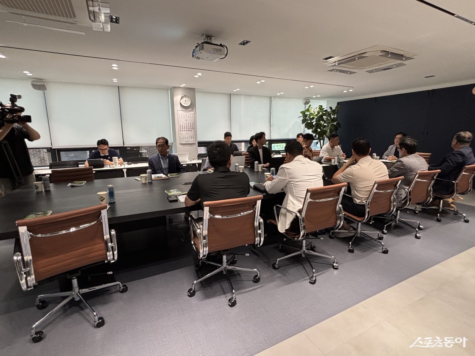 폭염이 할퀸 프로야구…KBO리그 7~9일 3연전 전 경기 취소·9월 6일까지 오후 7시 플레이볼·취소 가이드라인도 보완