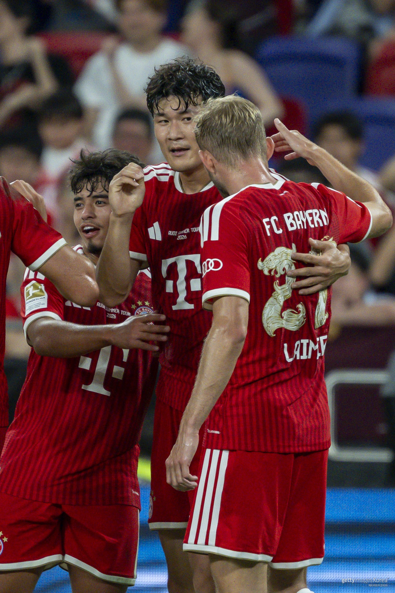 ‘머리로 쾅’ 김민재, 애스턴 빌라와 친선 경기서 골→‘뮌헨 2-1 승리’