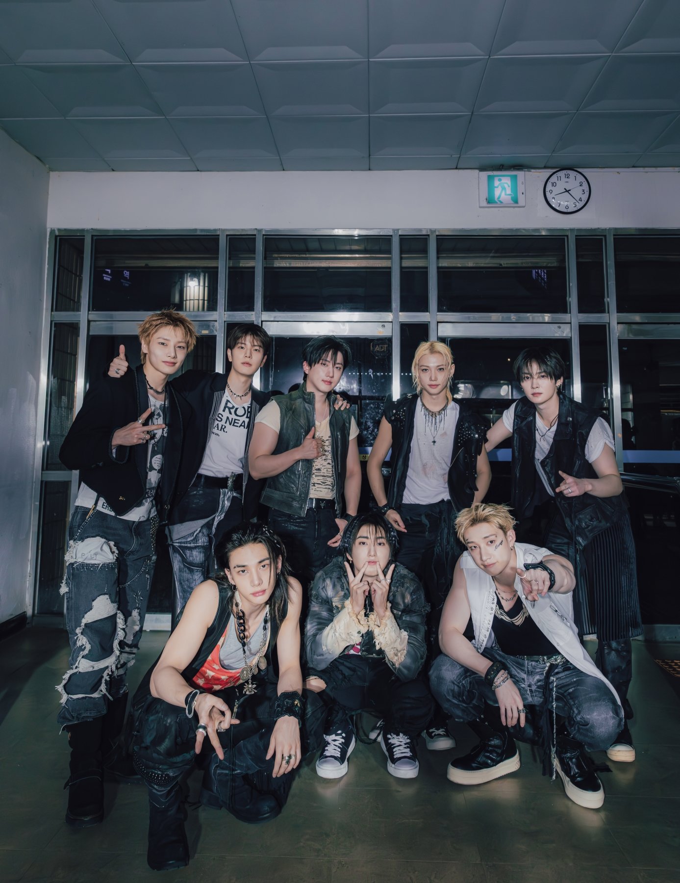 스트레이 키즈, 컴백부터 국내외 차트 1위…‘THIS & THAT’ 흥행 시동