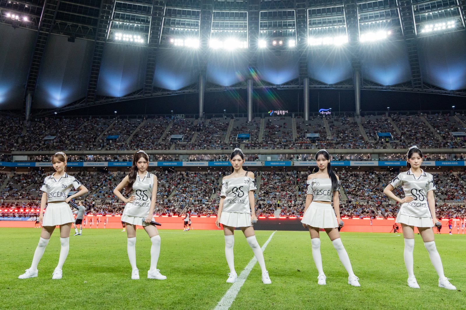 ‘축덕 걸그룹’ 리센느, 이강인 데뷔전 하프타임쇼로 성덕됐다
