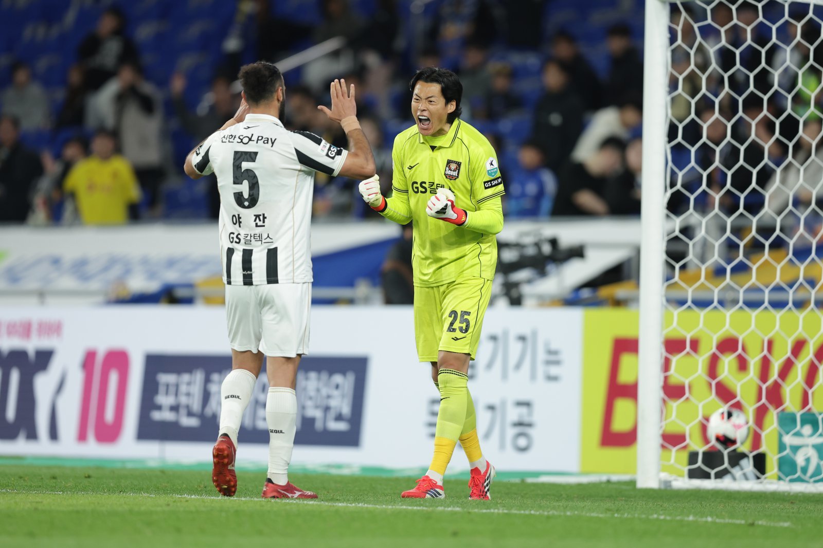 서울 선두 질주-최소 실점 1위 이끈 GK 구성윤의 진심…“개인 성적 신경 쓰지 않아…그저 팀의 10년 만의 리그 우승만 생각한다”