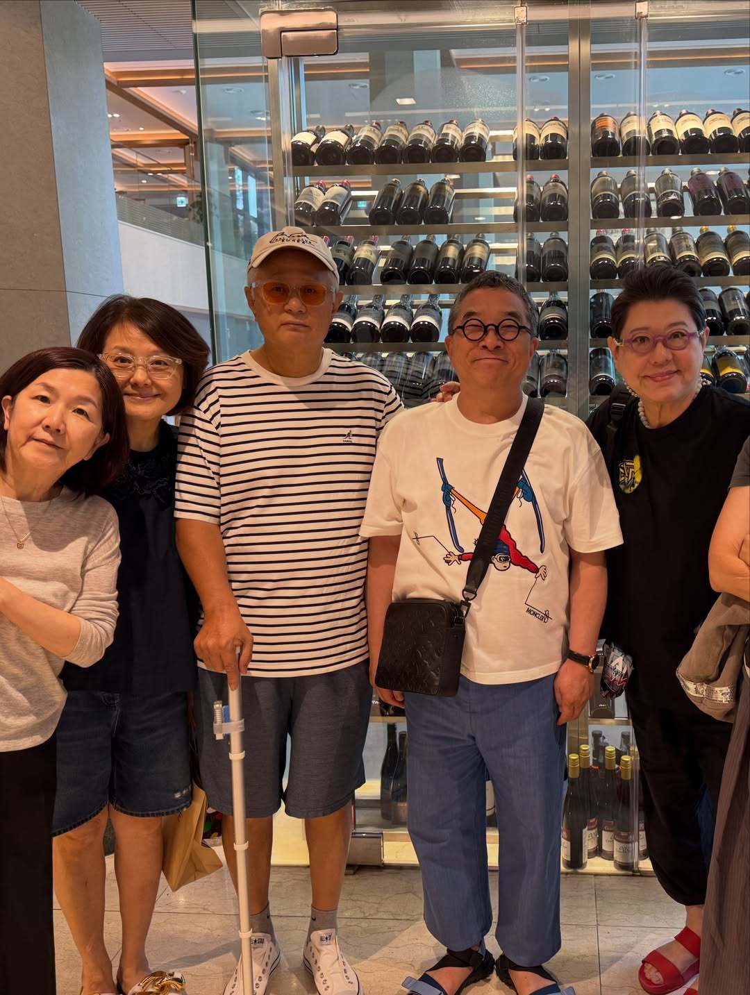 송승환, ‘시각장애 4급’에도 환한 미소…직접 만든 지팡이 짚은 근황 [SD셀픽]