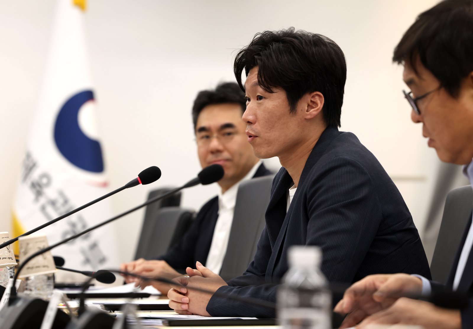 [SD 현장 라이브] “아무리 늦어도 올해 안에는”…축구협회장 선거 ‘연내 실시’ 공감대, 심판 성접대 논란엔 “한국축구 신뢰 회복해야” 박지성 혁신위원장의 일침
