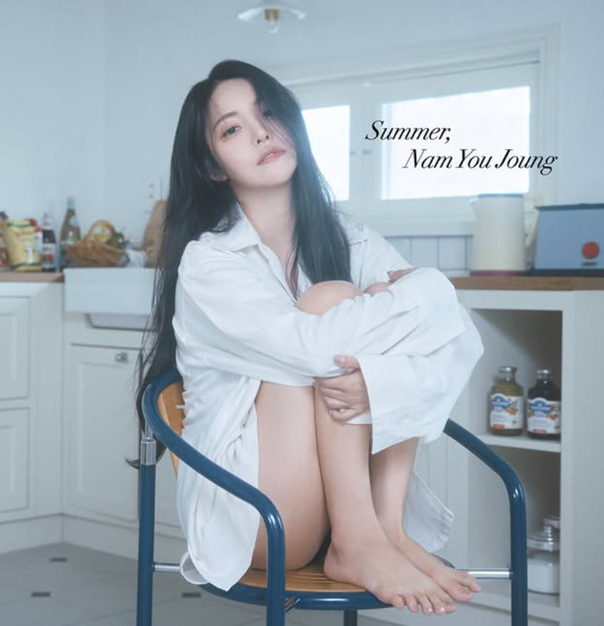 남유정 셔츠 한 장만 걸친 채…아찔한 하의실종 느낌