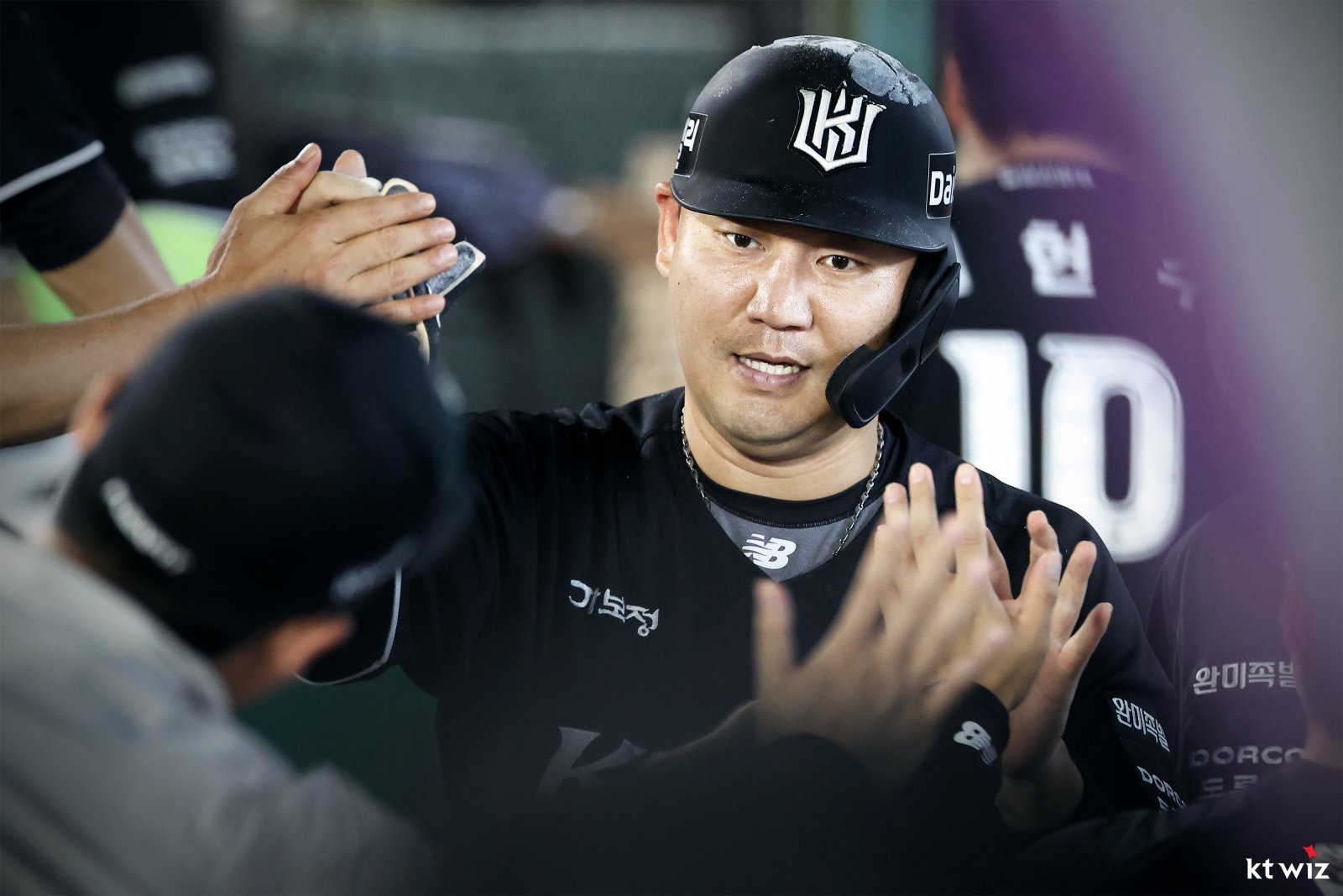 “이 참에 좀 더 확실히” 이강철 KT 감독, 장성우 복귀 서두르지 않는 이유