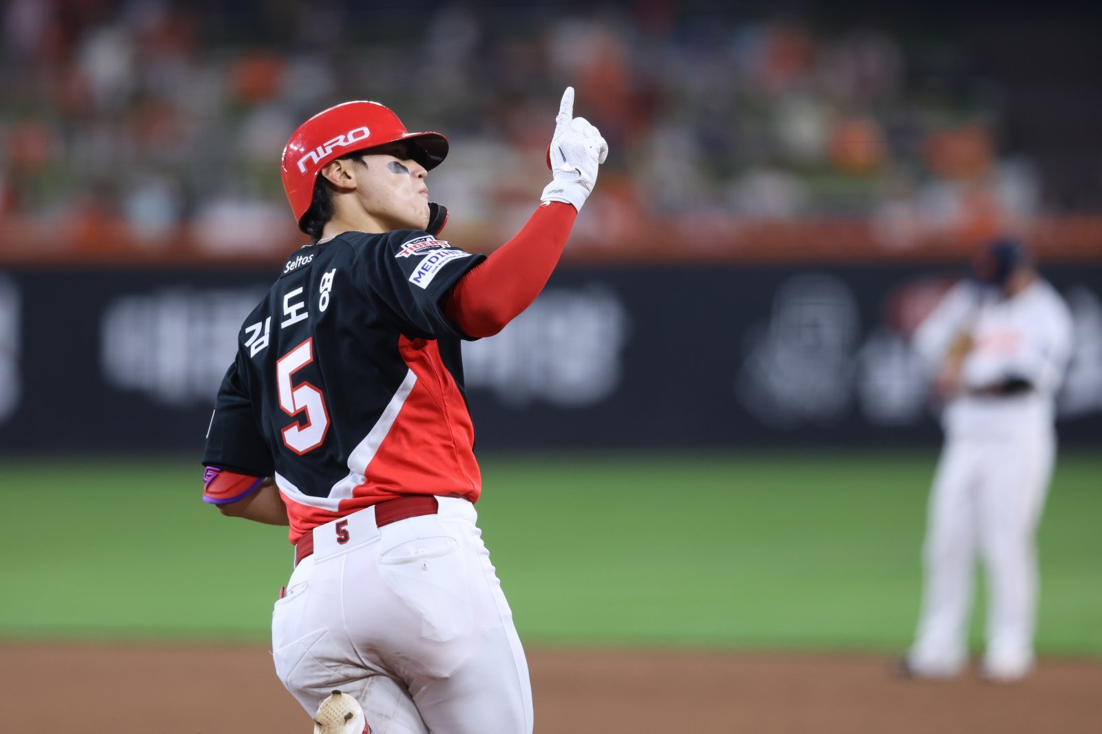 무더웠던 8월, ‘6홈런’ 뜨거웠던 김도영…KBO 8월 월간 MVP 수상 [공식발표]