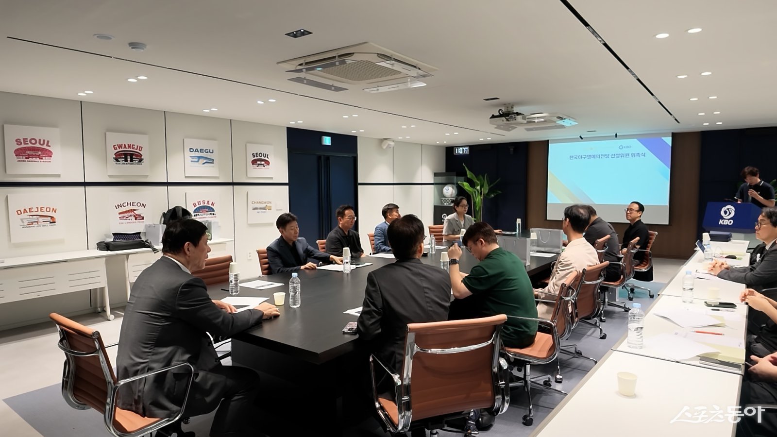 ‘한국의 쿠퍼스타운’ 명예의 전당 선정위 출범…야구·언론·학계 전문가 10명 위촉