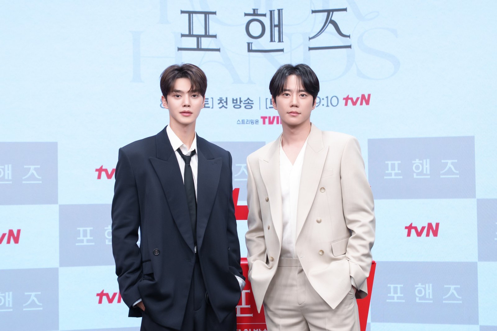 [종합] “덩치 불편” 송강·이준영 ‘포핸즈’, 비주얼은 미쳤다