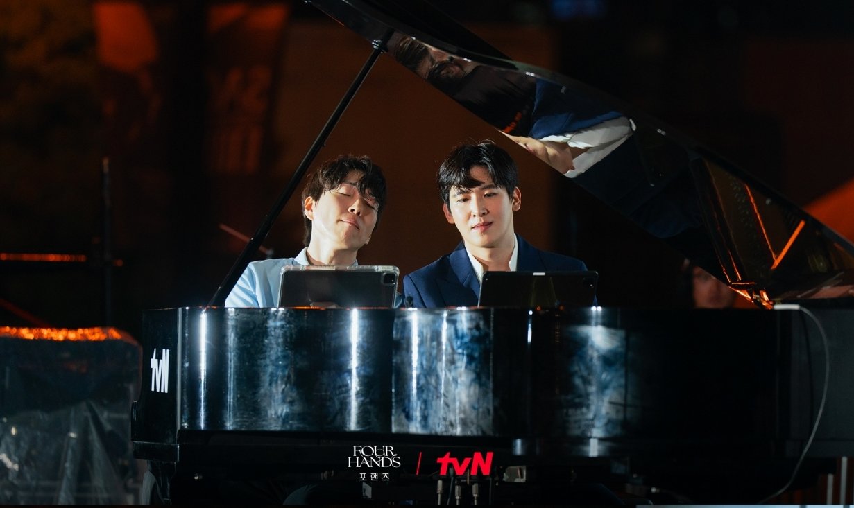 송강·이준영 덩치 투샷 ‘포핸즈’ 프리뷰데이 현장