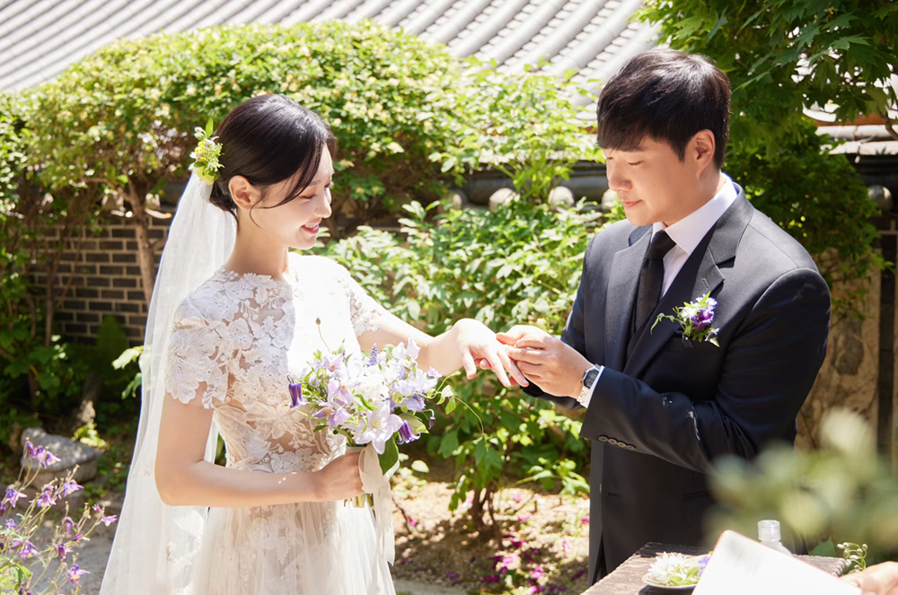 배성재, ‘14살 연하’ ♥김다영과 KBS 첫 동반 출연…‘옥문아’ 뜬다