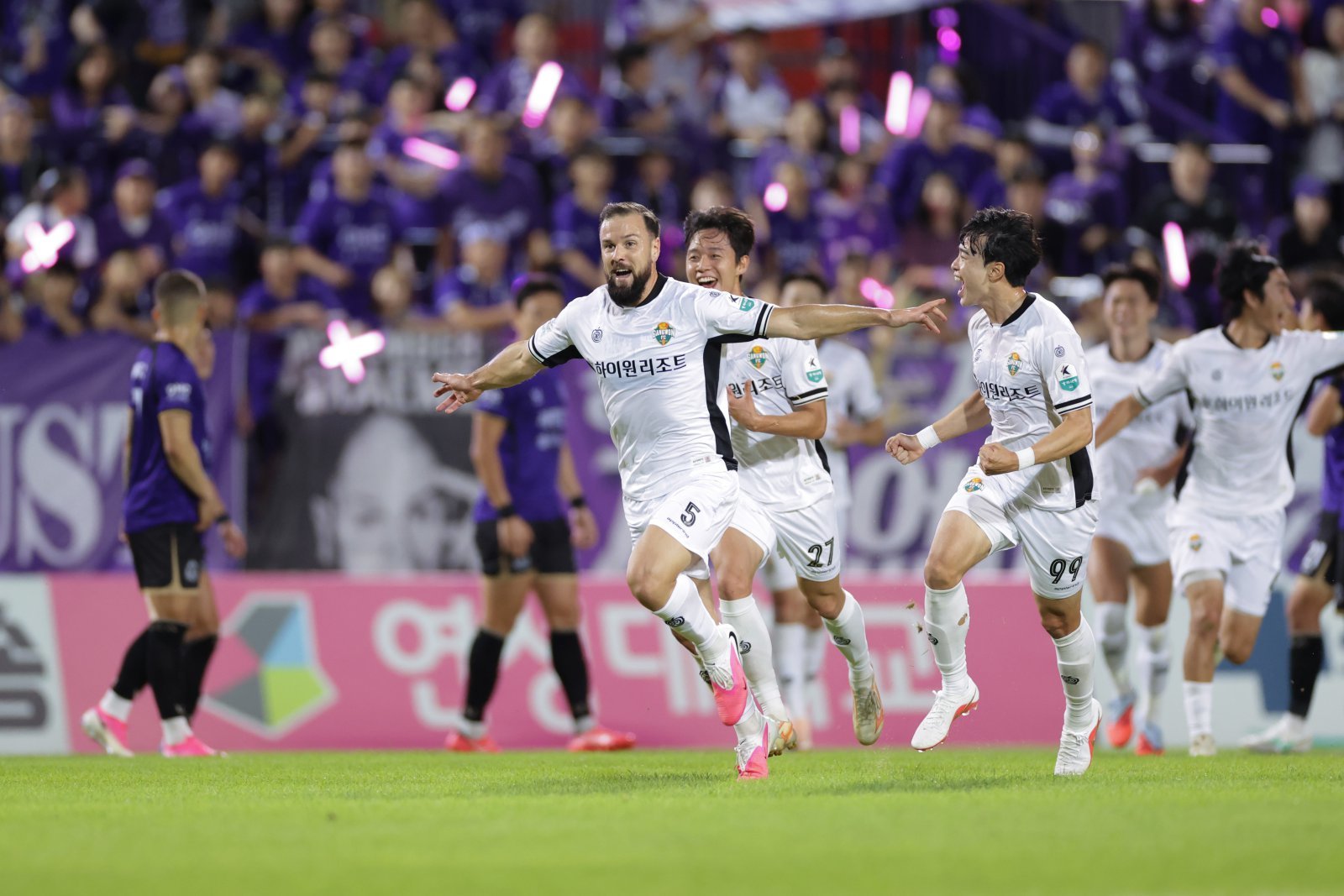 ‘카림·김건희·모재현 연속골’ 강원, 전력누수에도 대체자 활약으로 안양 3-0 완파…4경기 만에 승리+4위 도약