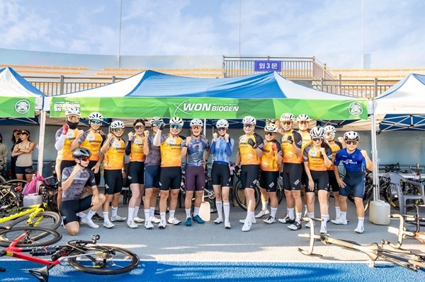 원바이오젠, '문경새재 그란폰도' 도전...정아인·고한민 완주 - 뉴스 썸네일 이미지