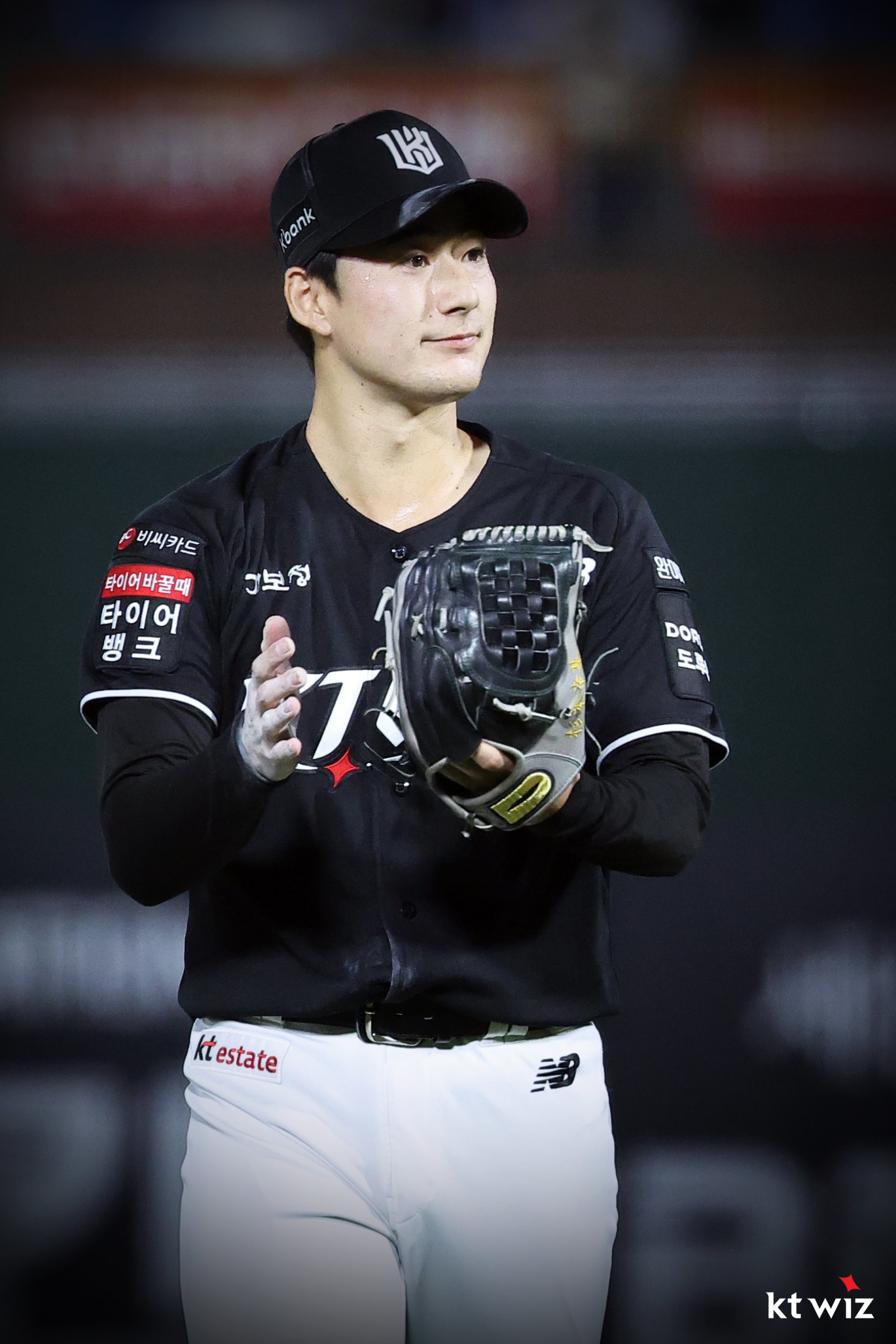 강습 타구 맞고 쓰러진 KT 스기모토, 큰 부상 피했다…“종아리 근육 타박상 소견”
