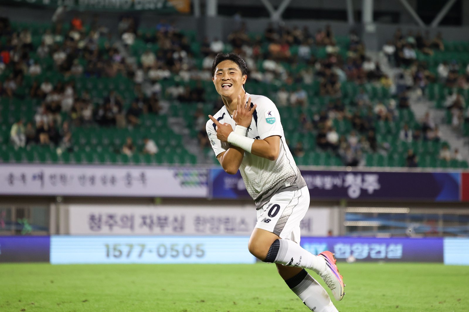 서울 이랜드 안주완이 8일 K리그2 25라운드 MVP에 선정됐다. K리그1, 2를 통틀어 역대 최연소 라운드 MVP 수상에 성공했다. 사진제공│한국프로축구연맹