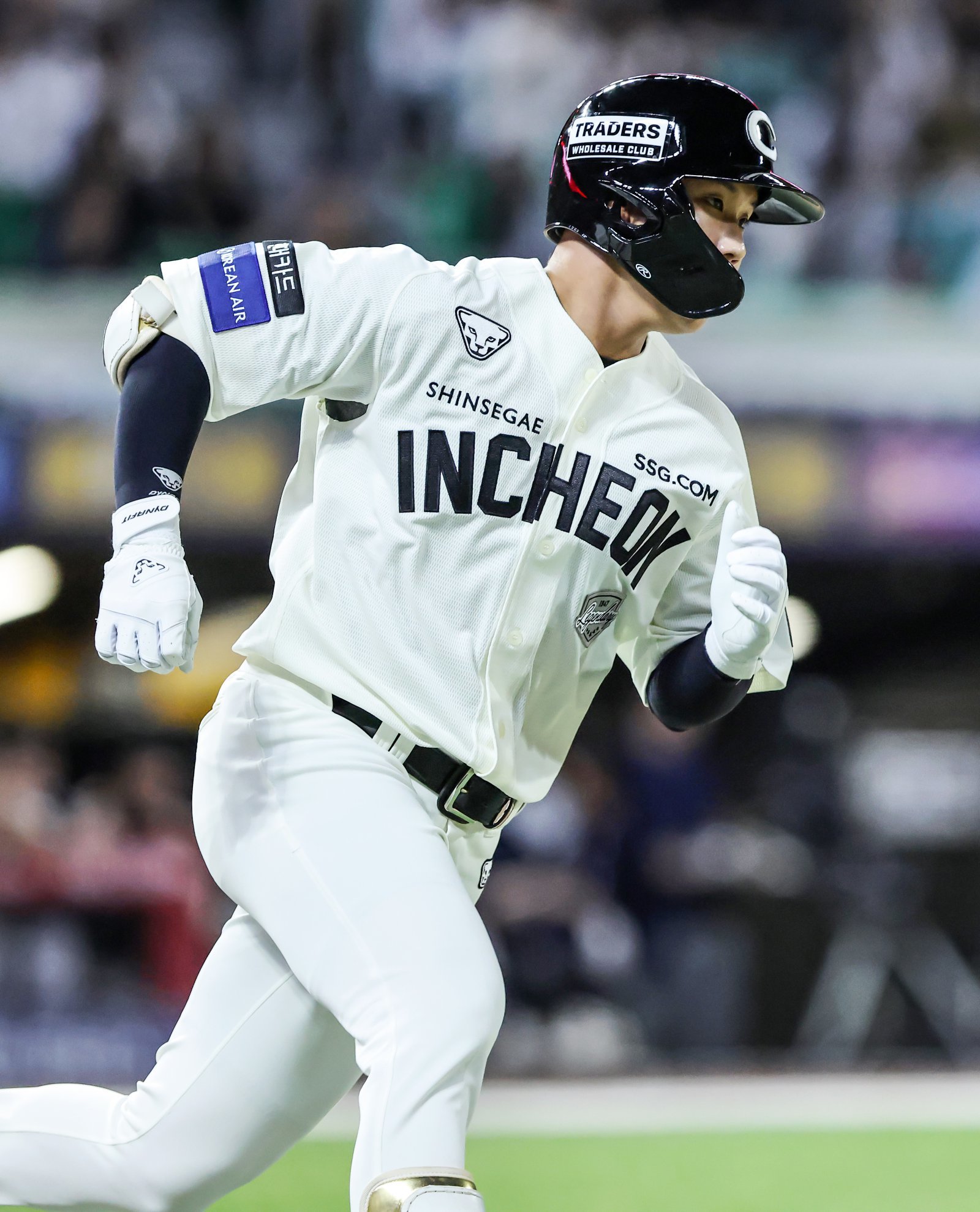 “지금 1루수가 없어요” SSG 전의산 허리 통증, 11라운더 안재연이 선택받은 사연
