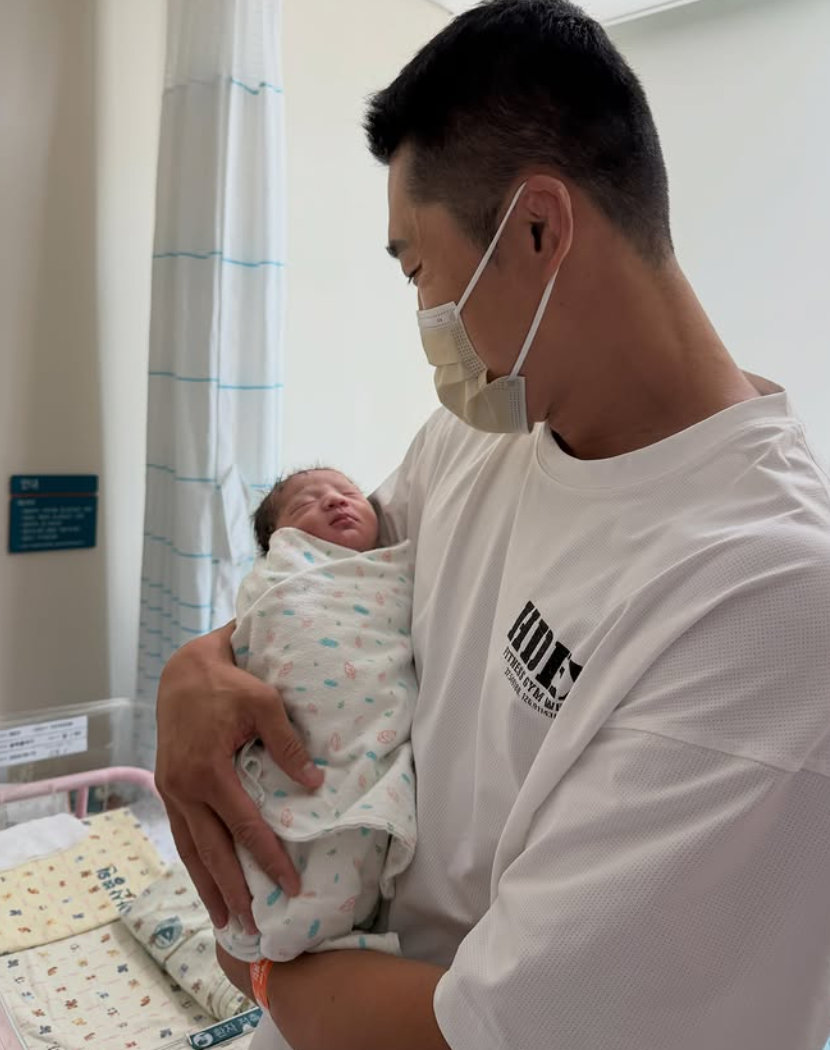 김동현 득남, 네 남매 아빠 됐다 “와이프 고맙고 사랑해”