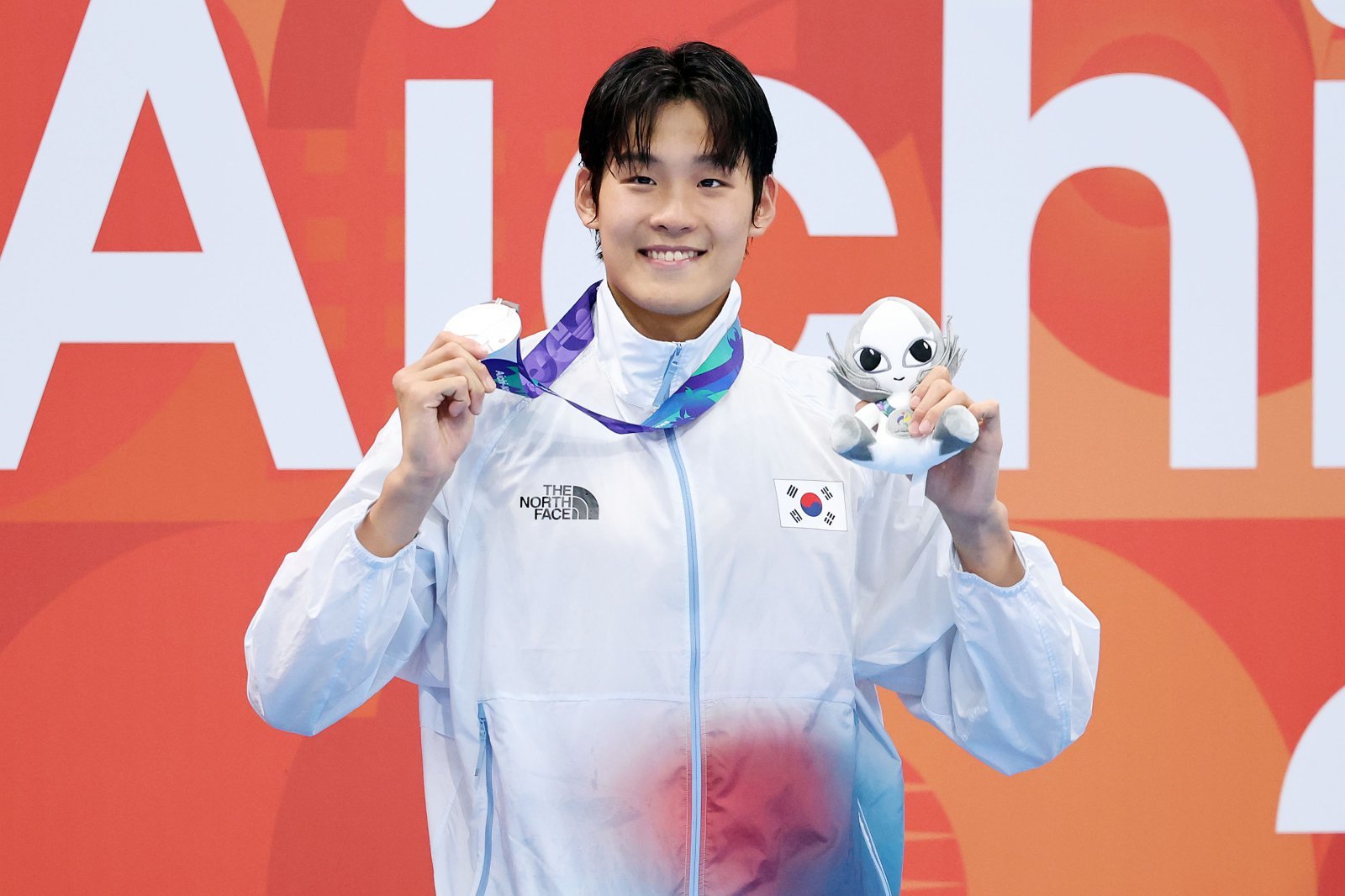 김영범-황선우, AG 男 자유형 100m서 각각 銀-銅 수확…세계 최강 판잔러 넘지 못했다