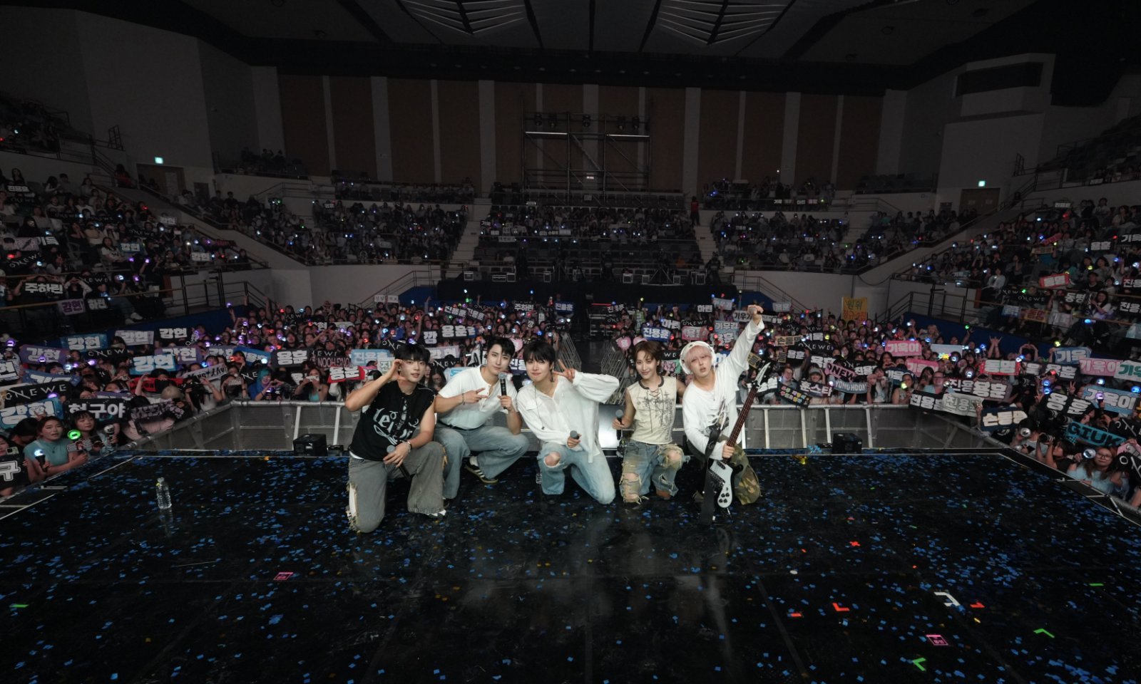 원위, 200분 꽉 채운 단독 콘서트…“다섯이 노래할 수 있는 이유는 위브”