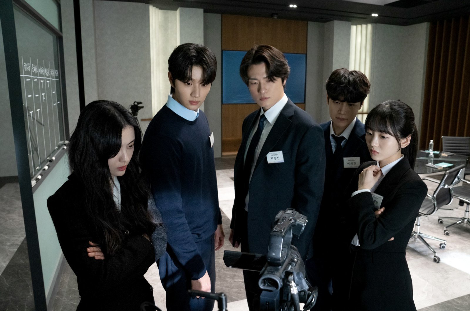 조이현·김재원·신승호의 잔혹한 심리전…‘최종면접’ 보도스틸 공개