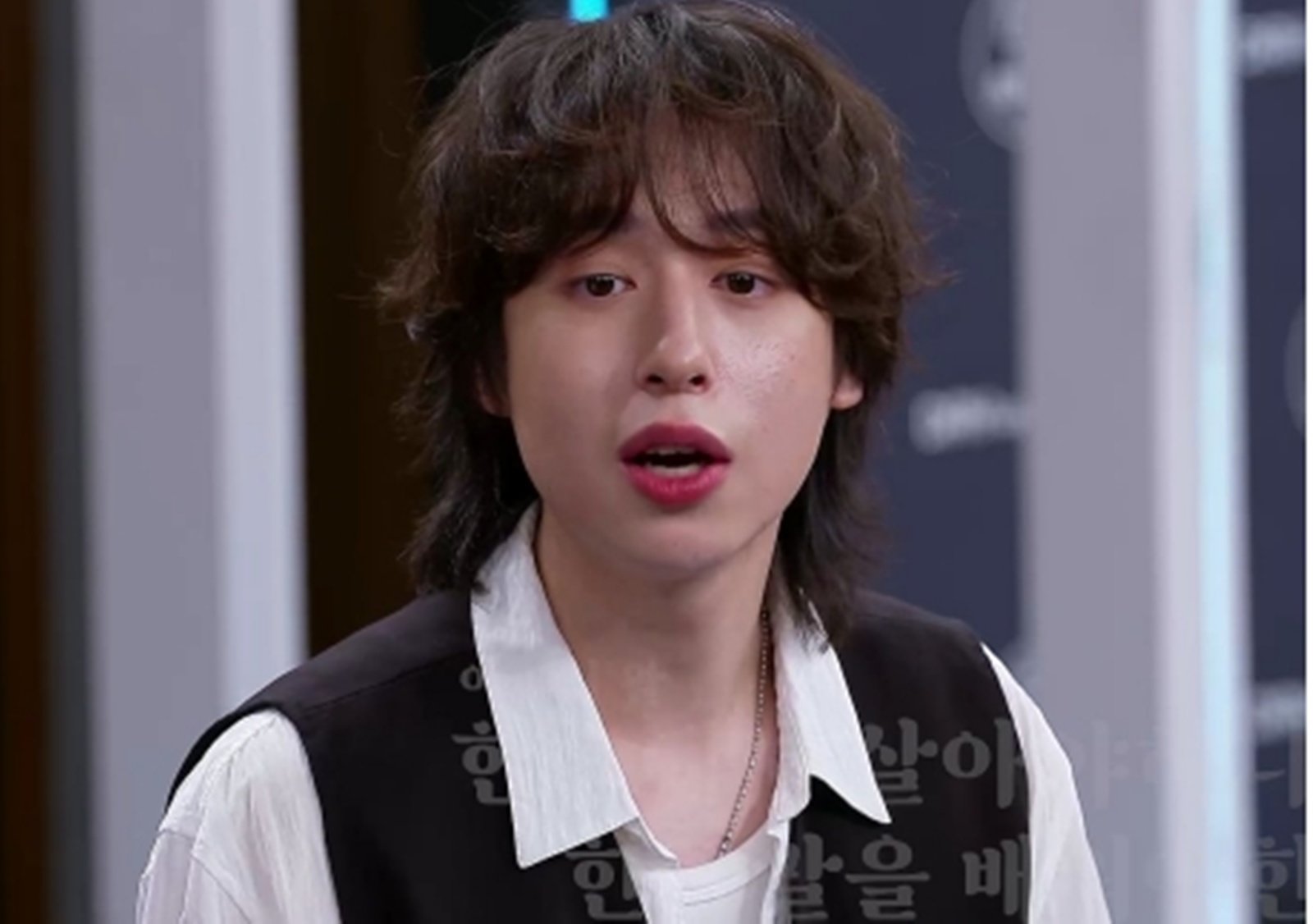 이지훈 “변성기 오면서 노래 그만둬”…무대 귀환에 감격 (데이앤나잇)